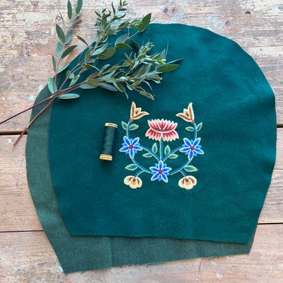 Lue ferdig brodert, Nordlandsbunad Dame