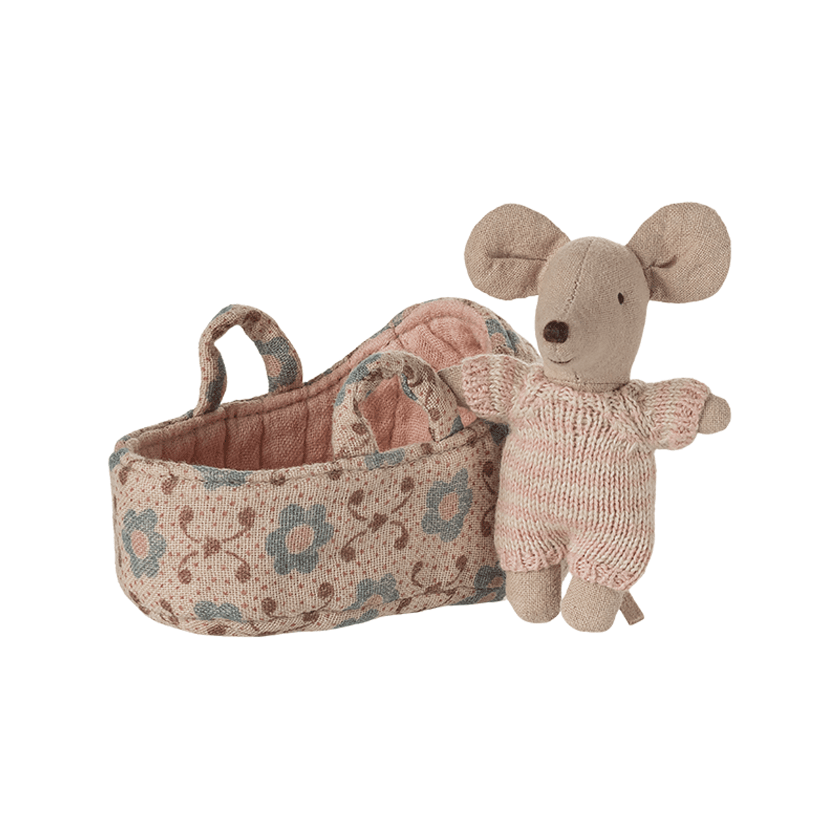 Baby mouse in carry cot