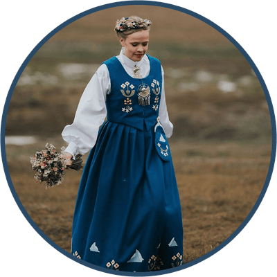 Brodert og montert Svalbardbunad Dame